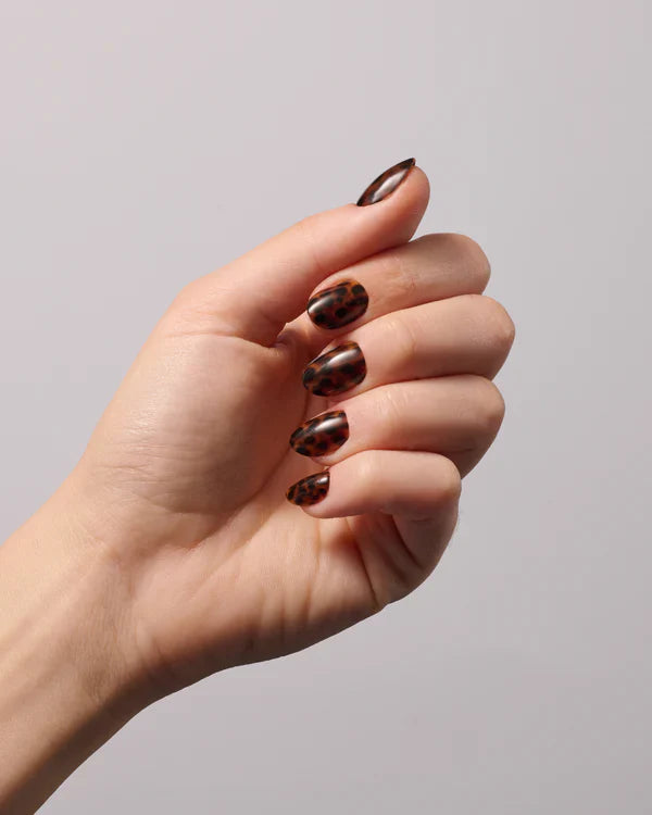 Leo Love (Short, Round) - Soft Gel Press Ons