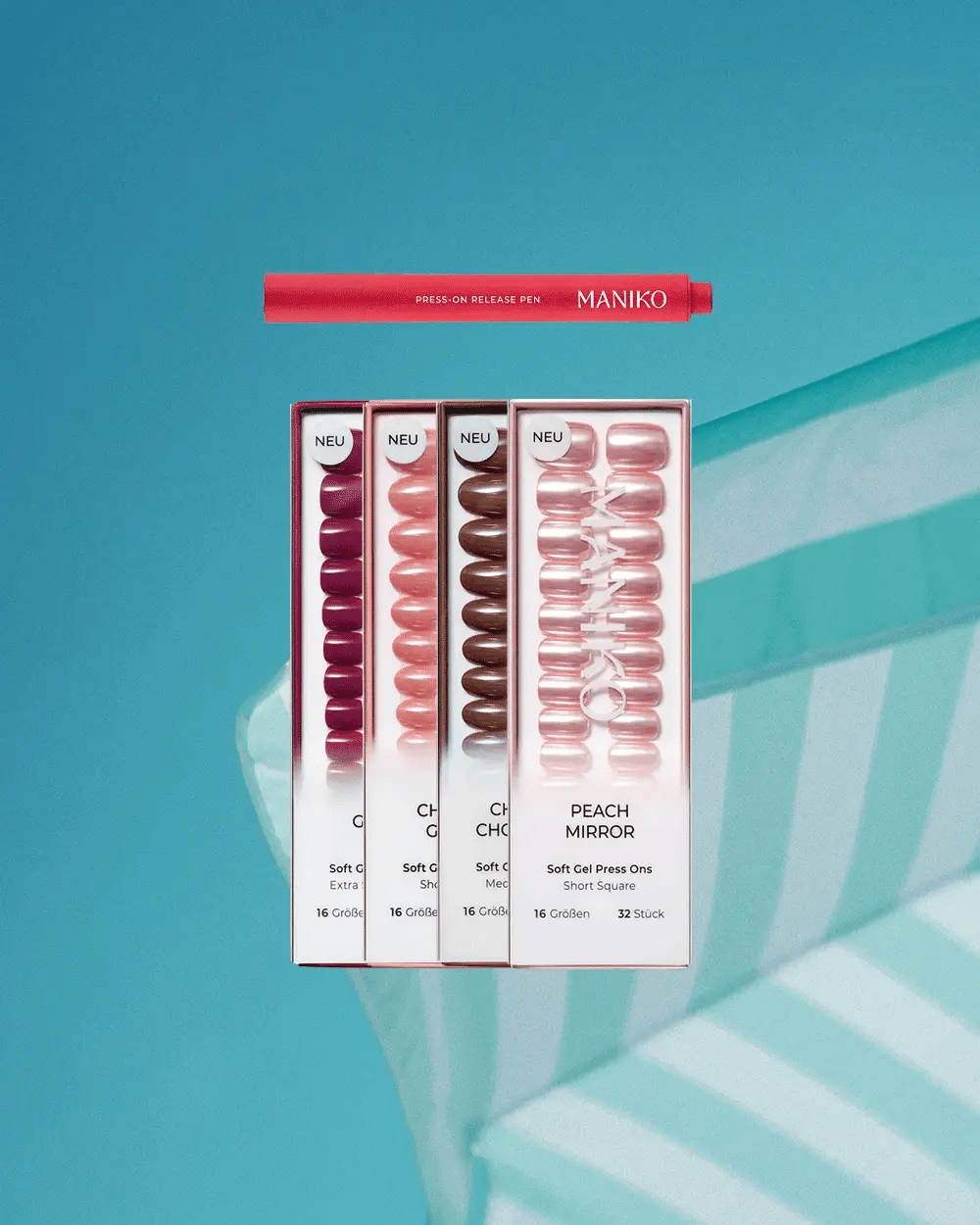 4-piece nail art set includes a free nail lamp.